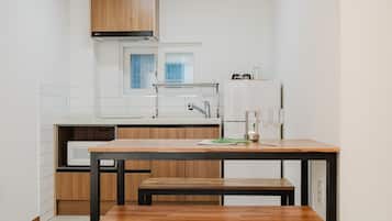 Chambre de base, 1 chambre (3 Room(1 Pet Free)) | 1 chambre, accès au Wi-Fi (inclus)