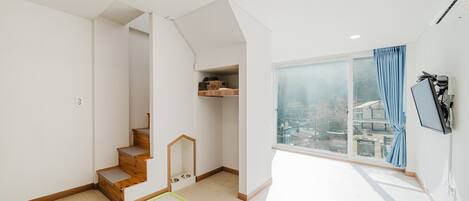 Basic Room, 1 Bedroom (4 Room(1 Pet Free))