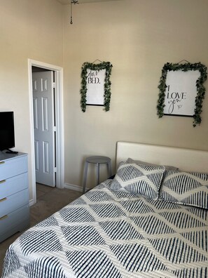 2 habitaciones, cuna de viaje, wifi gratis y ropa de cama 