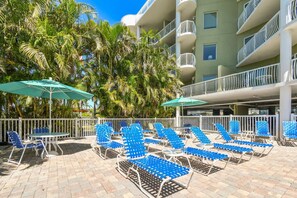 Terrace/patio - Sandbar Getaway | Escape the Cold, Embrace the Sun (Treasure Island)