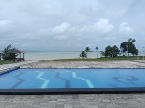 Outdoor pool - Bidakara Bangka Bay Resort (Sungai Liat)