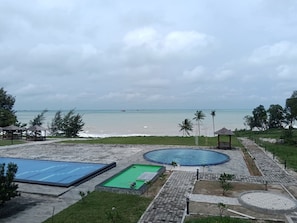 Outdoor pool - Bidakara Bangka Bay Resort (Sungai Liat)