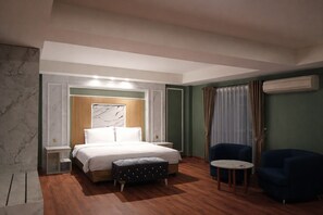 Desk, free WiFi - Bidakara Bangka Bay Resort (Sungai Liat)