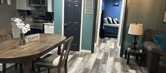 Serene 2-bedroom apartment with AC in vibrant Memphis