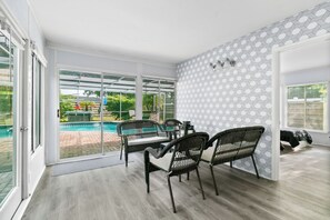 Pool - Spacious 4-bedroom house in wonderful Sarasota with AC (Sarasota)