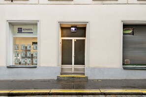 تفاصيل الفندق من الخارج