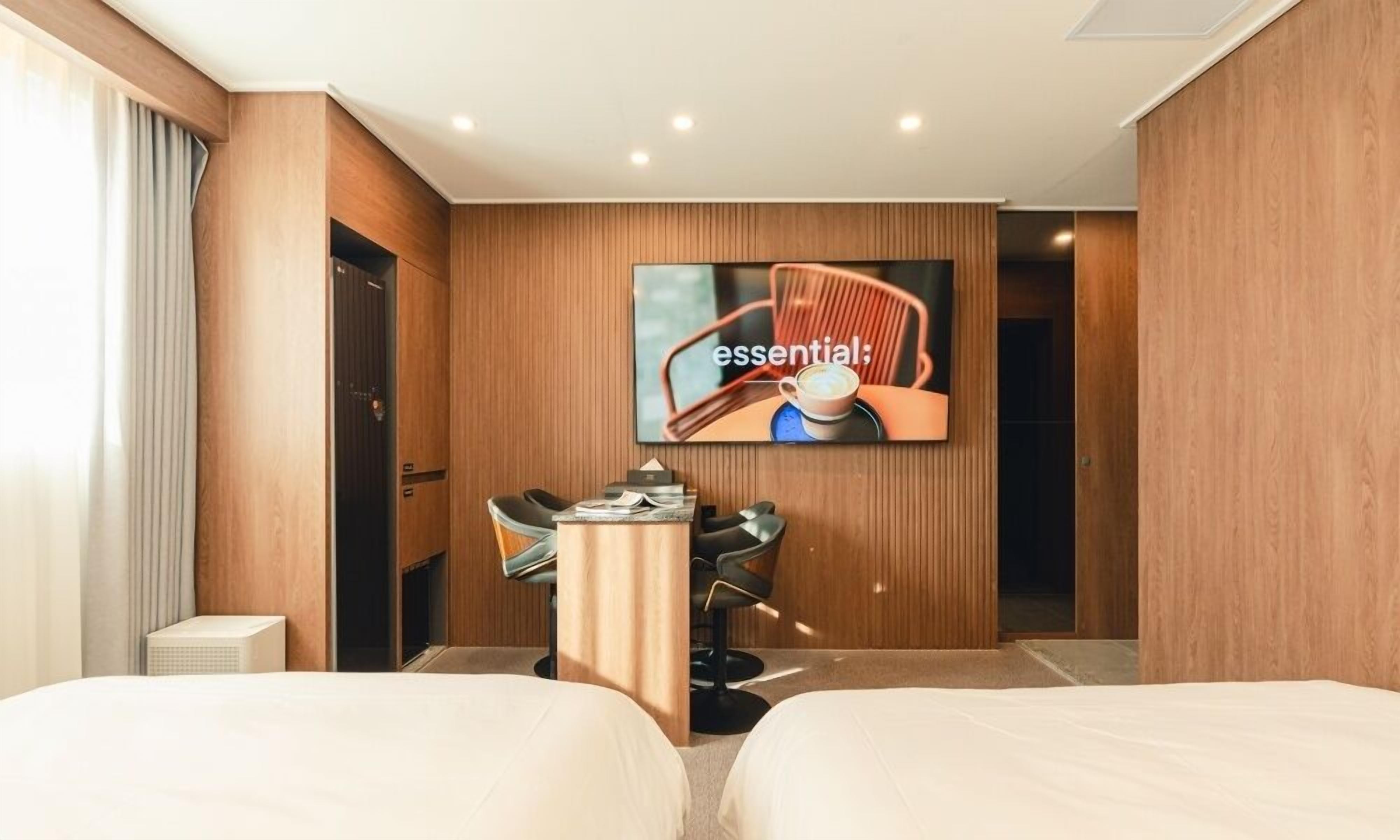 Deluxe Twin Room | Individually decorated, individually furnished, desk, free WiFi