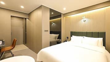 Standard Double Room | Individually decorated, individually furnished, desk, free WiFi