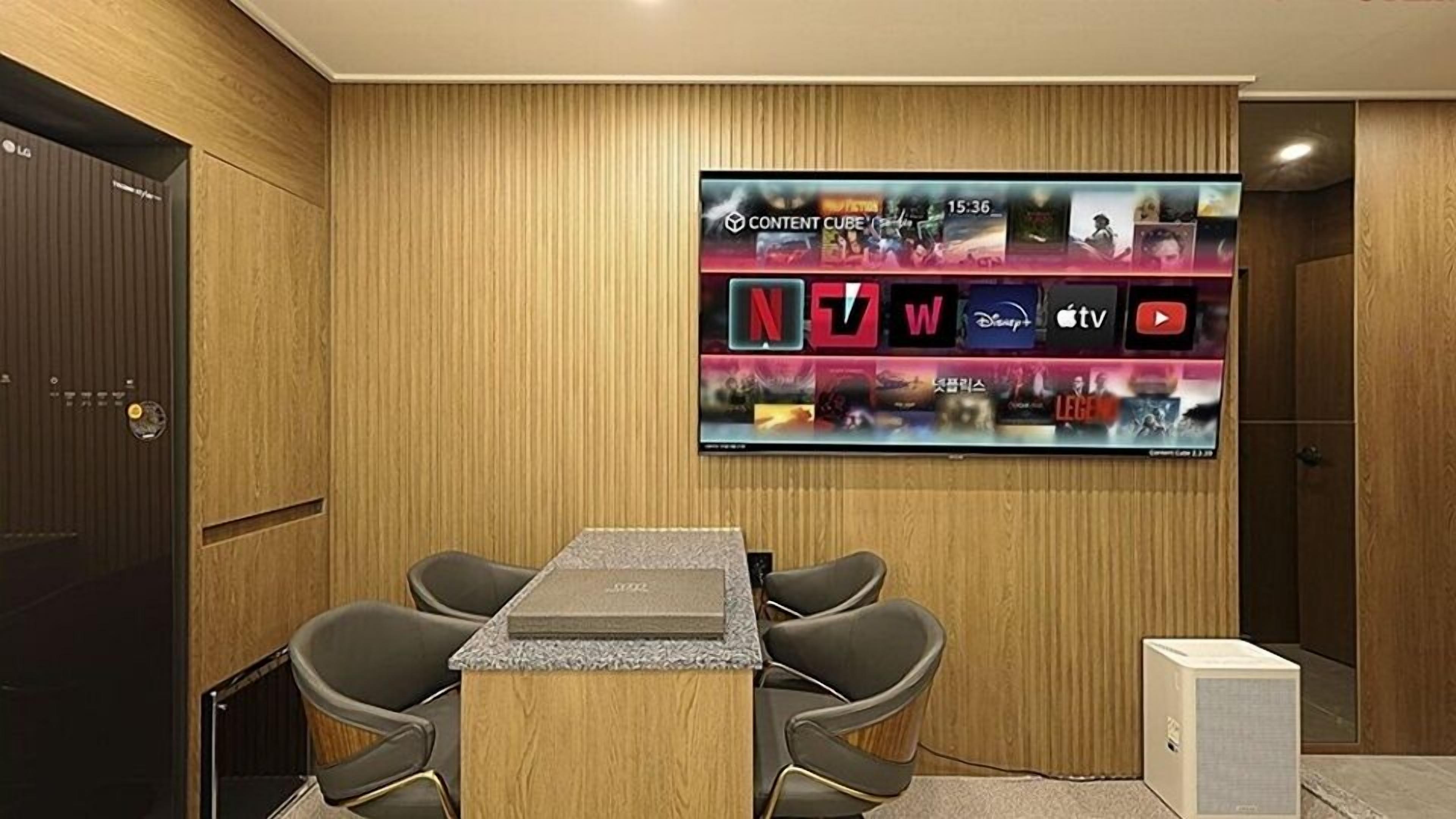 豪華雙床房 | 獨特設計、獨特裝修、書桌、免費 Wi-Fi