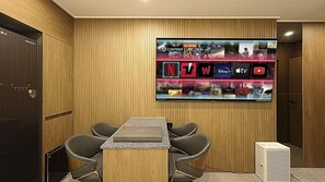 Deluxe Twin Room | Individually decorated, individually furnished, desk, free WiFi