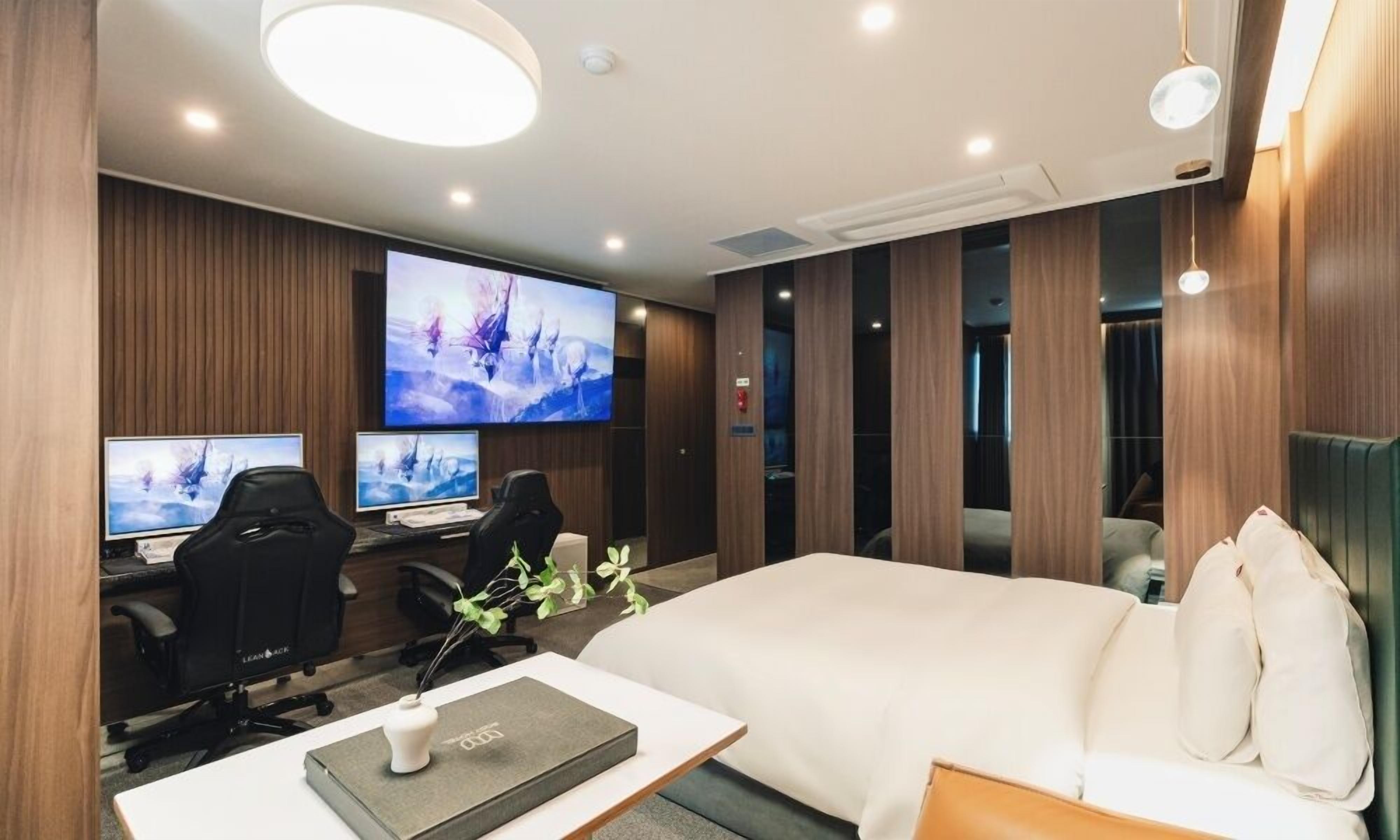 Superior Double Room | Individually decorated, individually furnished, desk, free WiFi