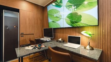 Individually decorated, individually furnished, desk, free WiFi