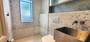Shower, hair dryer, towels, soap - Ultimate Surry Hills Stay • Steps to Crown Street • 3 Bedroom Home (Surry Hills)