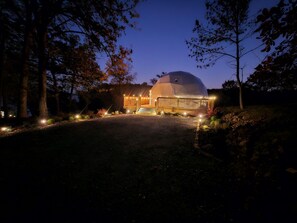 Exterior - Anchor Dome- Lakefront Luxury Dome • Hot Tub (Murray)