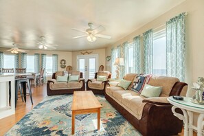 TV, fireplace, offices - Breakers Edge - Waterfront, 8 Sides of Sunshine! (Surfside Beach)