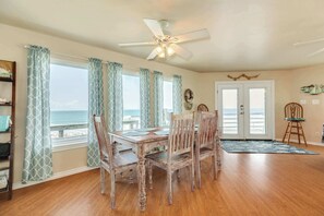 Dining - Breakers Edge - Waterfront, 8 Sides of Sunshine! (Surfside Beach)