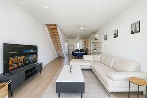 Living area - Southport Central Boutique Stay - Space & Fun! (Labrador)