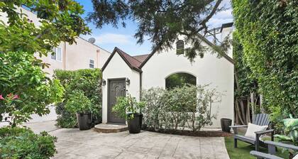 Fantastic 3-bedroom house with AC in charming Los Angeles.