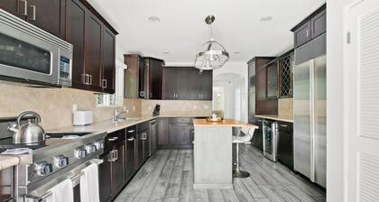 Fantastic 3-bedroom house with AC in charming Los Angeles.