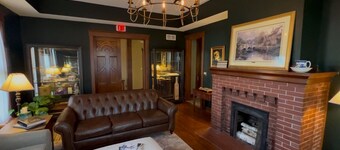 Charleston House Bed & Breakfast Inn