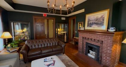 Charleston House Bed & Breakfast Inn