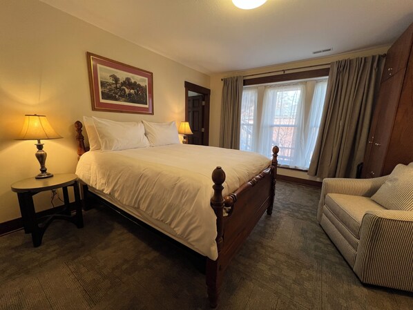 Classic Single Room | Individually decorated, individually furnished, blackout curtains - Charleston House Bed & Breakfast Inn (Charleston)