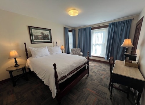 Charleston House Bed & Breakfast Inn