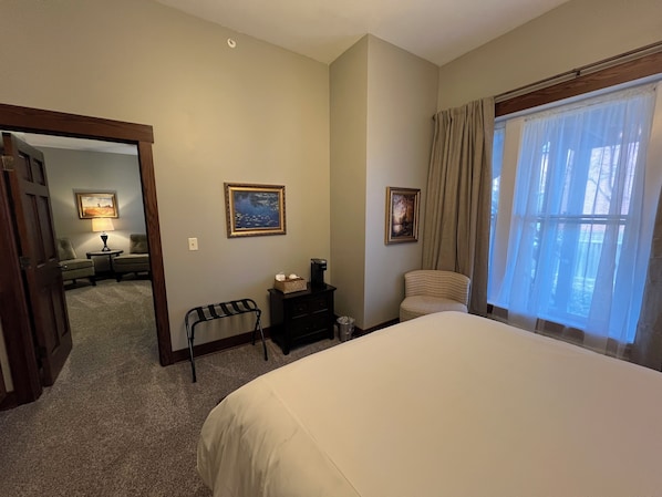 Classic Suite | Blackout curtains, free WiFi - Charleston House Bed & Breakfast Inn (Charleston)