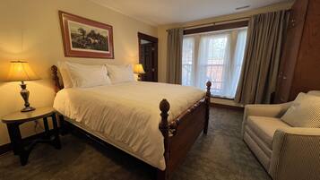 Blackout drapes, free WiFi