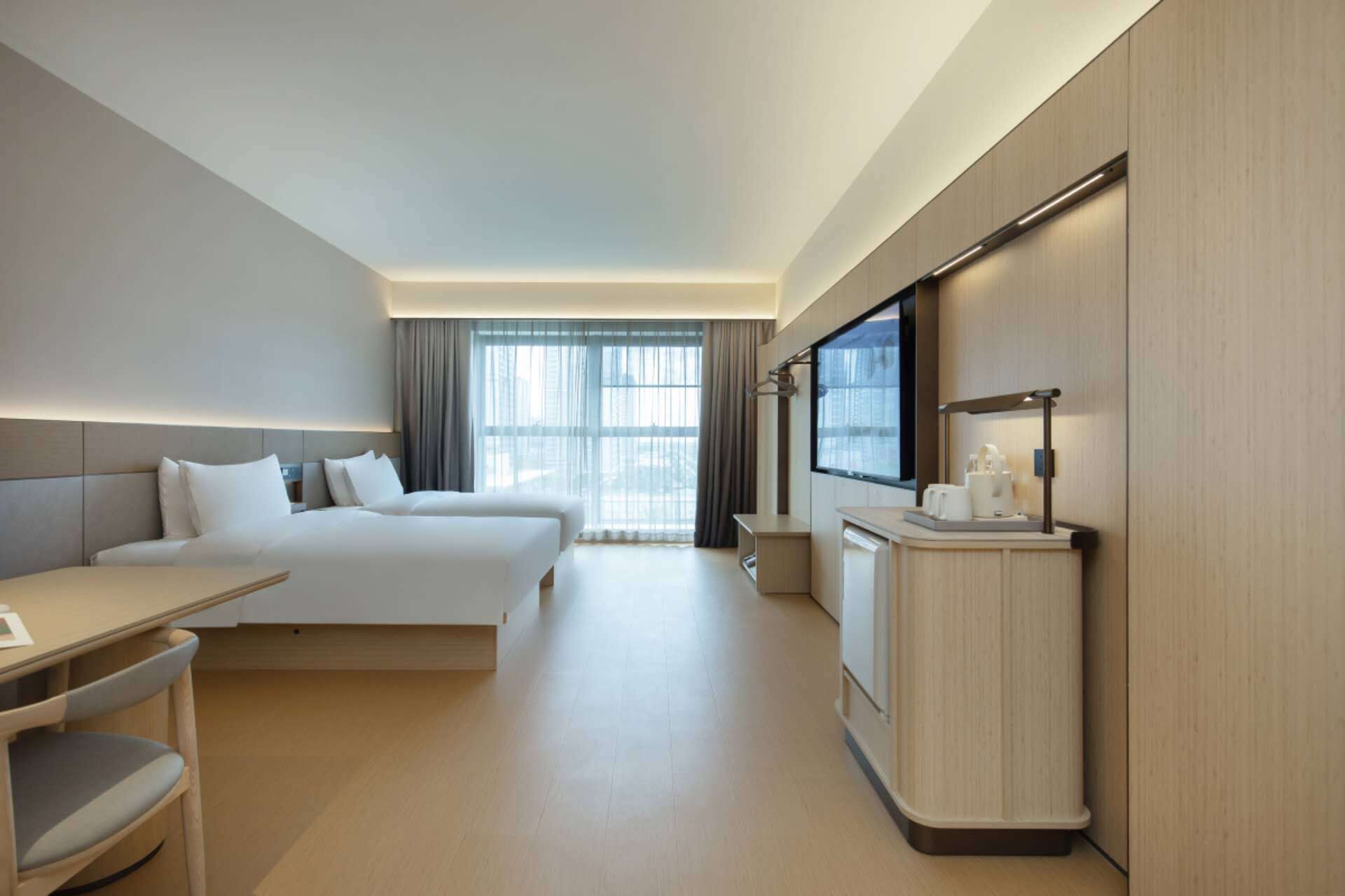 Premium bedding, in-room safe, free WiFi, bed sheets