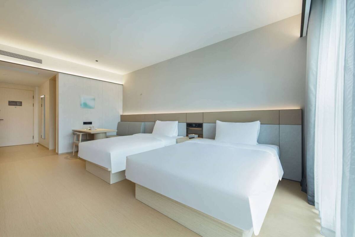 Superior Twin Room | Premium bedding, in-room safe, free WiFi, bed sheets