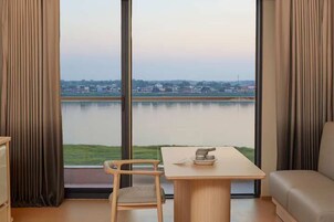 Business Double Room, Balcony, River View | Premium bedding, in-room safe, blackout drapes, soundproofing