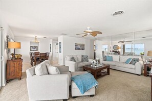 TV, offices - Riverfront Paradise Near Beach & Golf (Cocoa Beach)