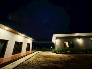 บริเวณภายนอก