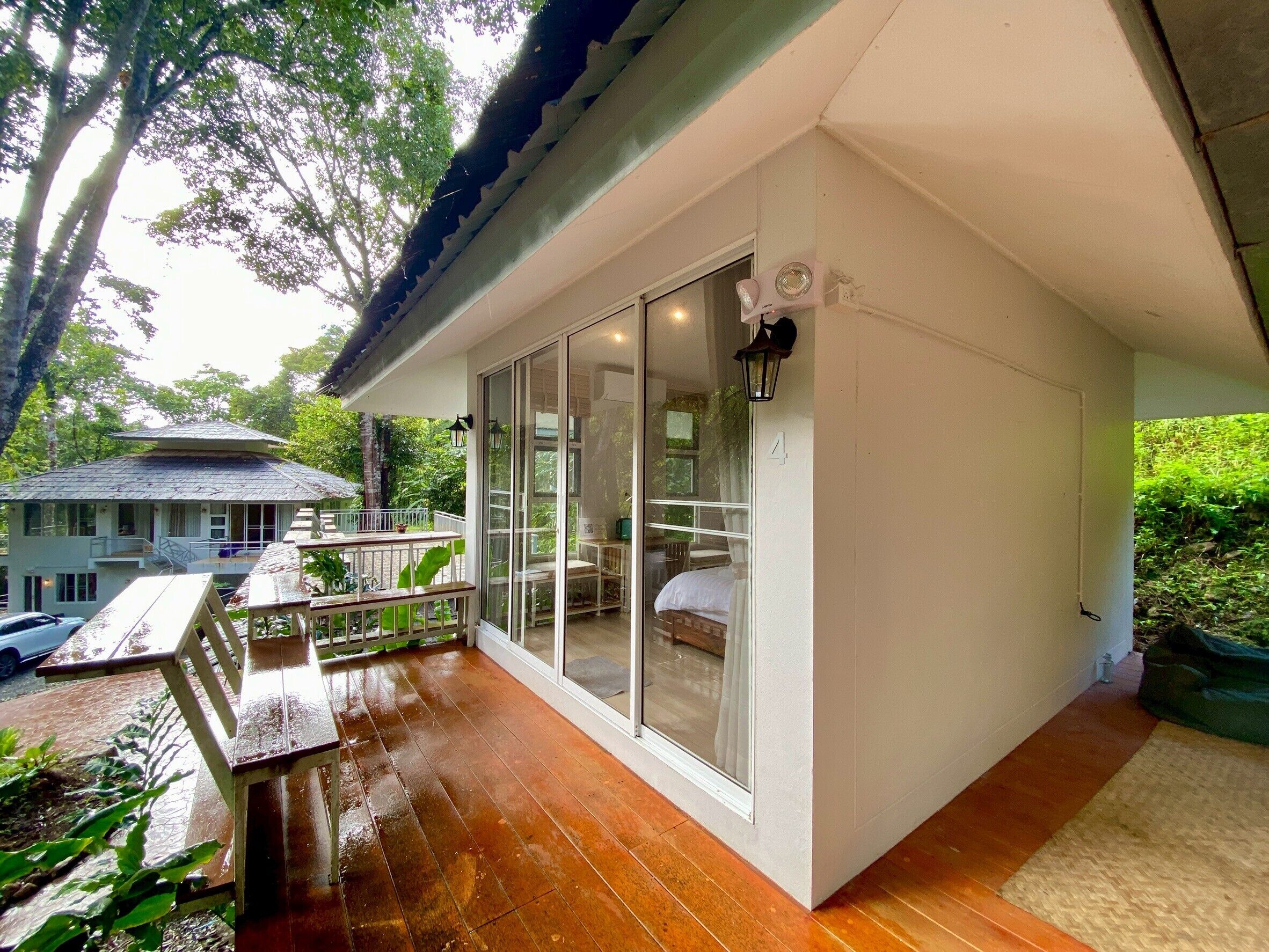 Casa clásica, 1 cama de matrimonio grande, baño privado, vistas al jardín | Cortinas opacas, sistema de insonorización, wifi gratis