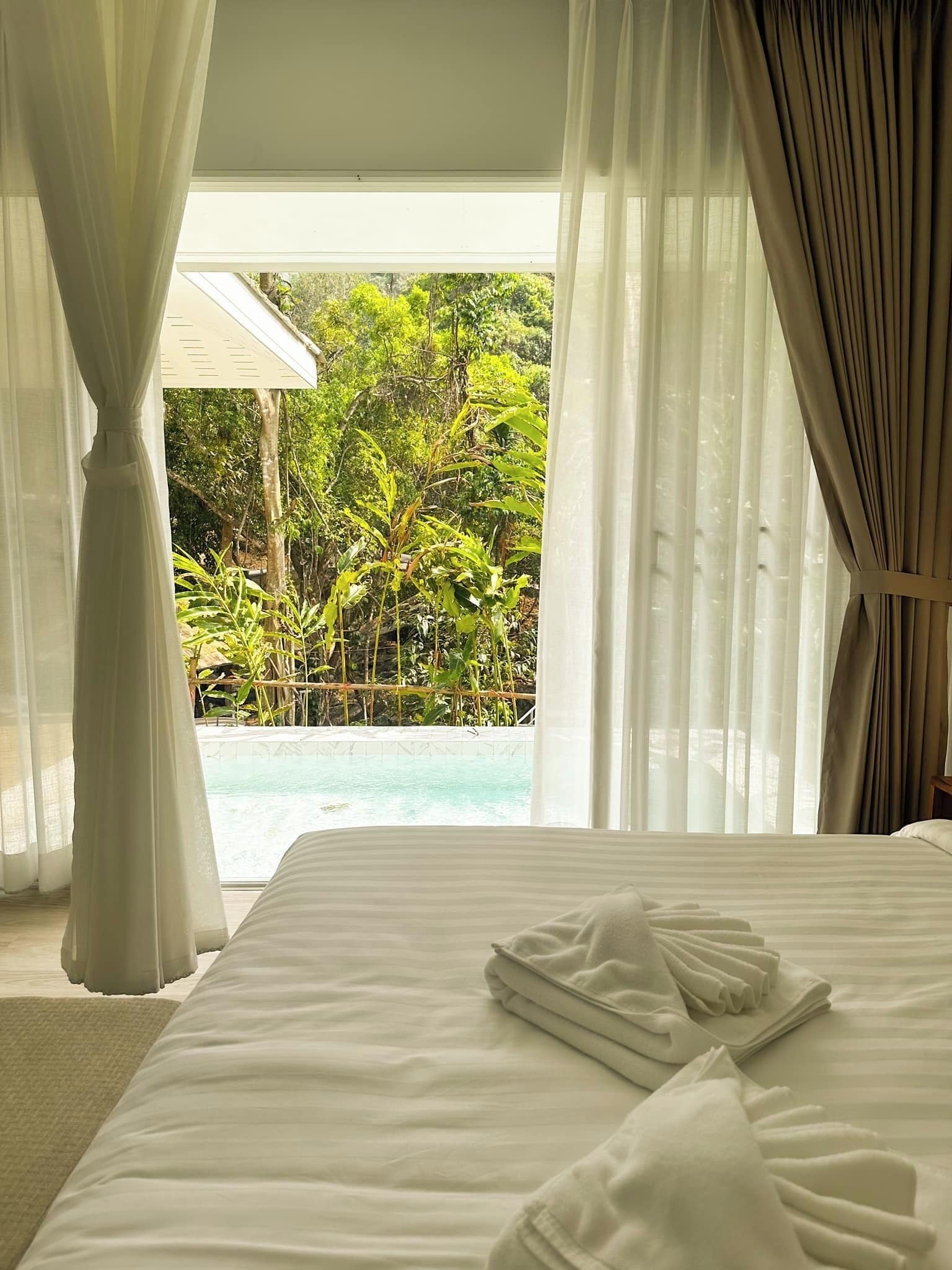 Family Villa, 2 Bedrooms, Balcony, Pool View | Blackout curtains, soundproofing, free WiFi