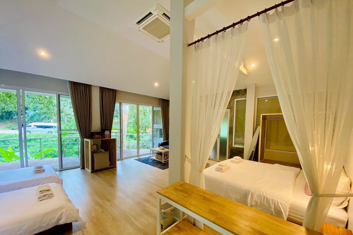 Cortinas blackout, sistema de insonorización y wifi gratis