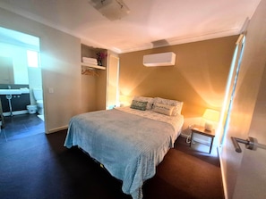 2 bedrooms, iron/ironing board, WiFi, bed sheets - La Casita Preston Beach (Preston Beach)