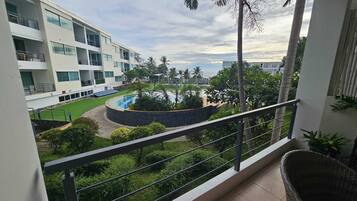 Apartamento, sacada, vista para a praia | Sacada