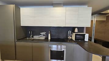 Apartment, Balcony, Beach View | Private kitchen