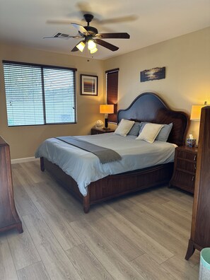 Iron/ironing board, free WiFi, bed sheets - Luxury 4-bedroom house with Pool and Entertainment Room Near Airport (Las Vegas)