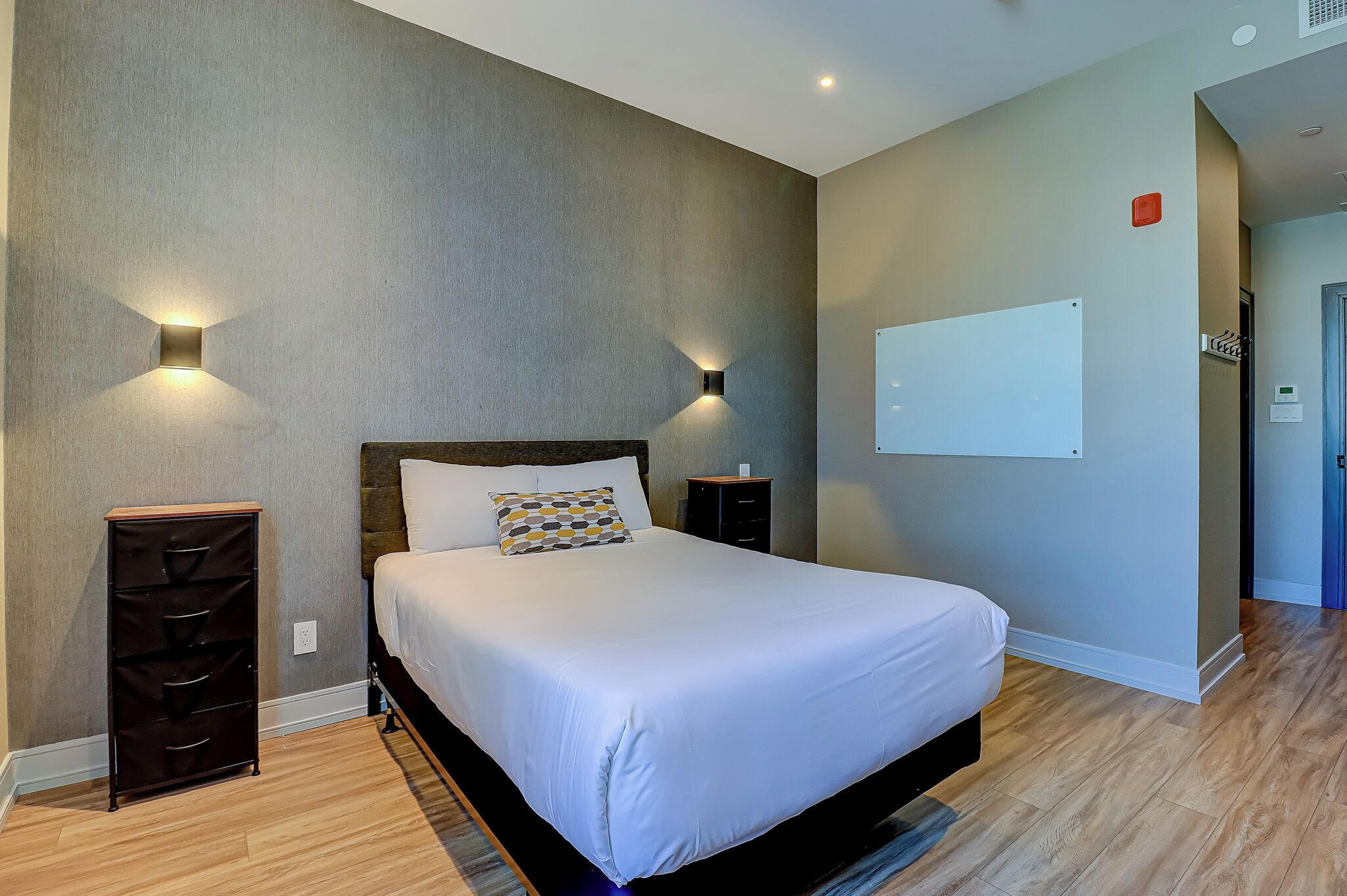 Iron/ironing board, free WiFi, bed sheets, wheelchair access