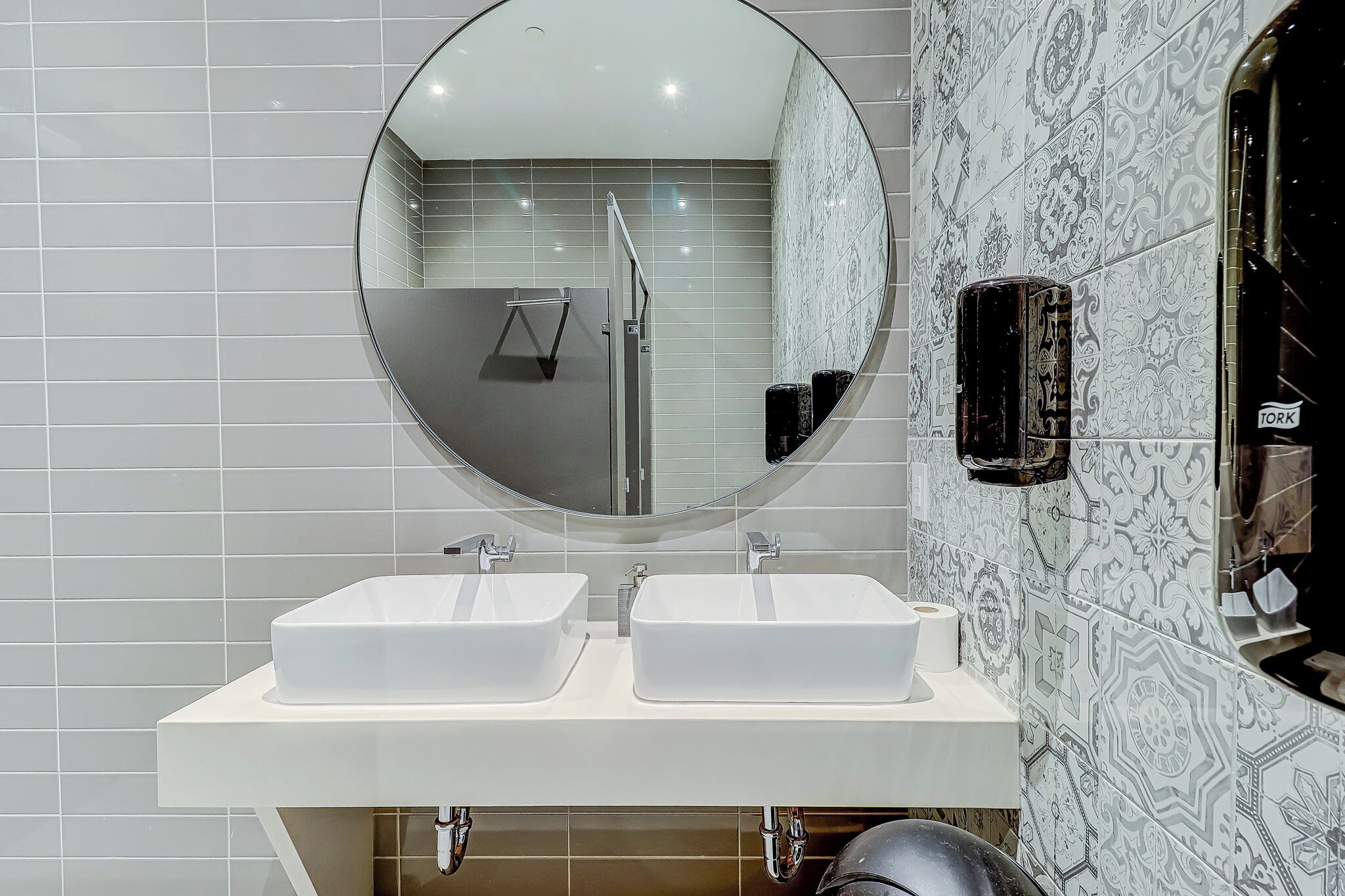 샤워 시설, 헤어드라이어, 타월, 비누