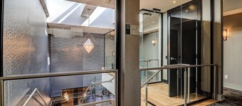 Dream Suites Near YYZ Airport