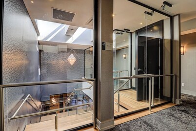 Dream Suites Near YYZ Airport