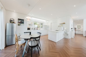 Basic Room, 3 Bedrooms (Noeuldamechae(Private))