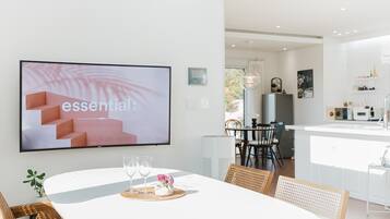 Basic Room, 3 Bedrooms (Noeuldamechae(Private)) | 3 bedrooms, free WiFi