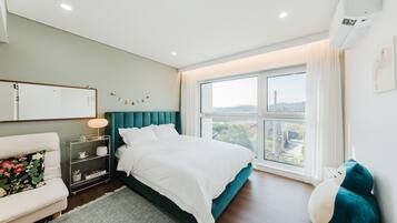 Basic Room, 3 Bedrooms (Noeuldamechae(Private)) | 3 bedrooms, free WiFi