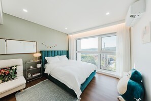 Basic Room, 3 Bedrooms (Noeuldamechae(Private)) | 3 bedrooms, free WiFi