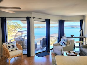 Smart TV - Majestic Lake Views - On Lake Hamilton (Hot Springs)